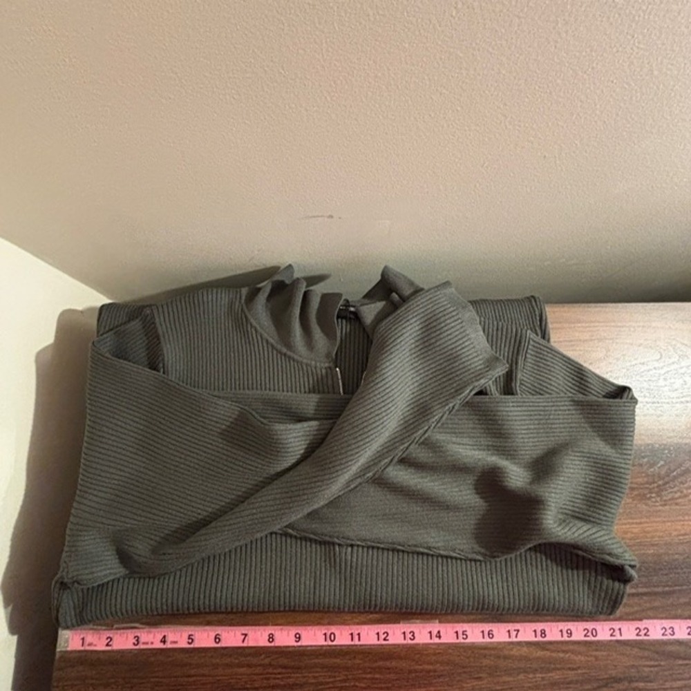 PrettyLittleThing Plus XXXL Olive Green Ribbed Knit Maxi Polo Dress Quarter Zip - Picture 13 of 16